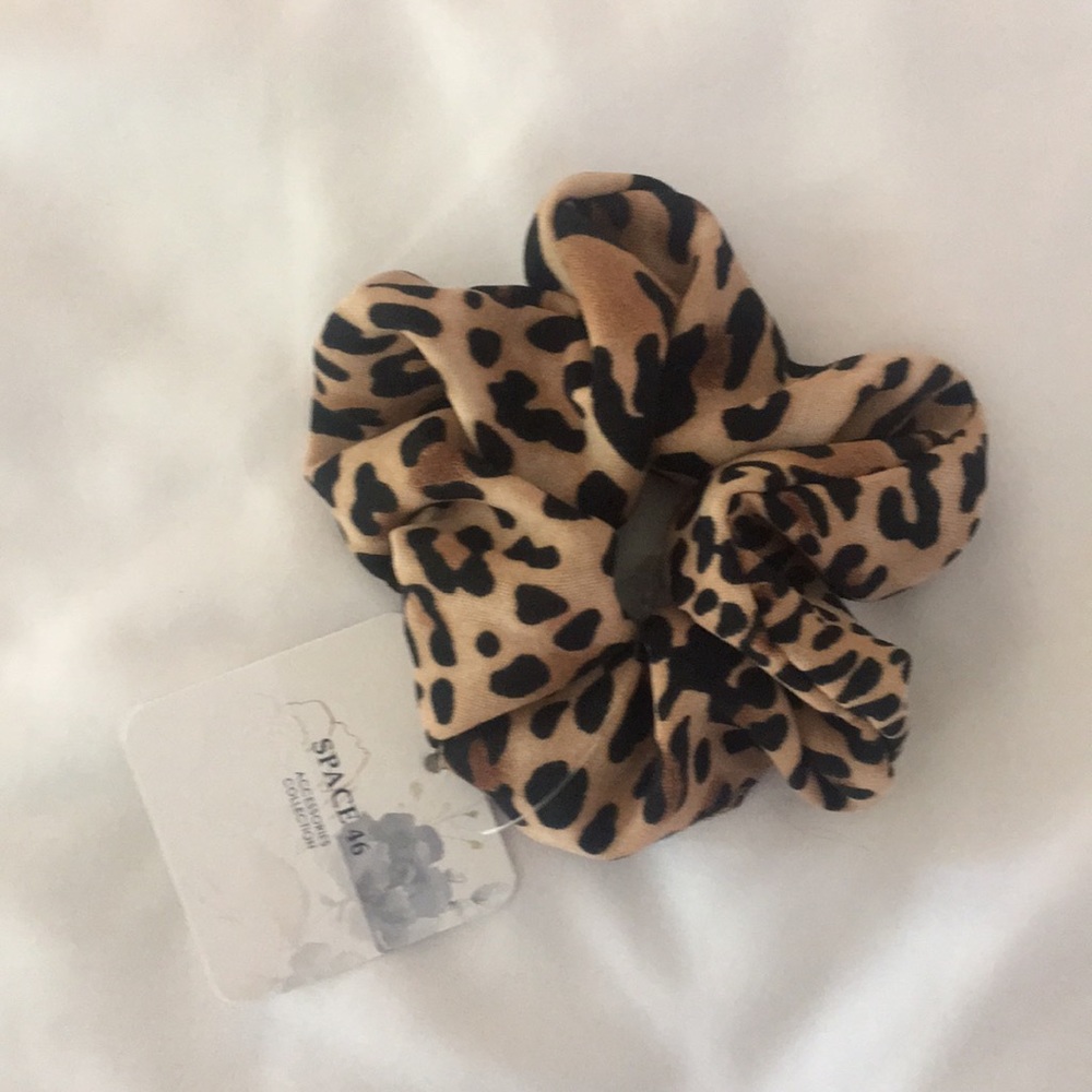 NWT Cheetah Scrunchy from Clad and Cloth